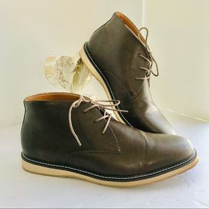 tommy hilfiger men's laurel chukka boots